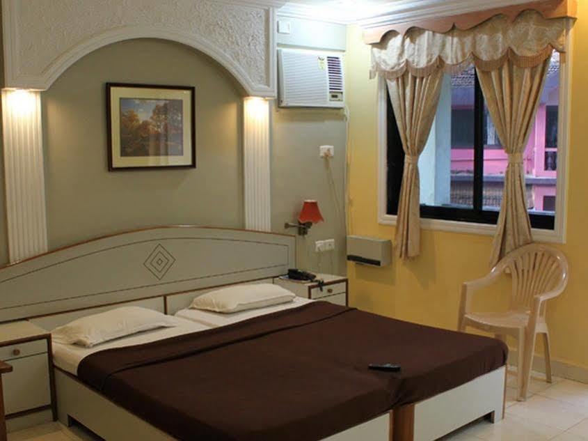 Amigo Plaza Hotel Colva Bagian luar foto