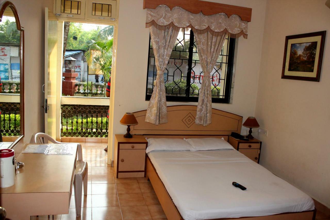 Amigo Plaza Hotel Colva Bagian luar foto