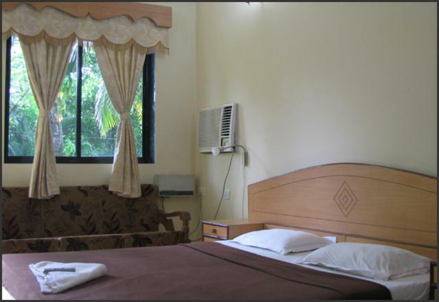 Amigo Plaza Hotel Colva Bagian luar foto