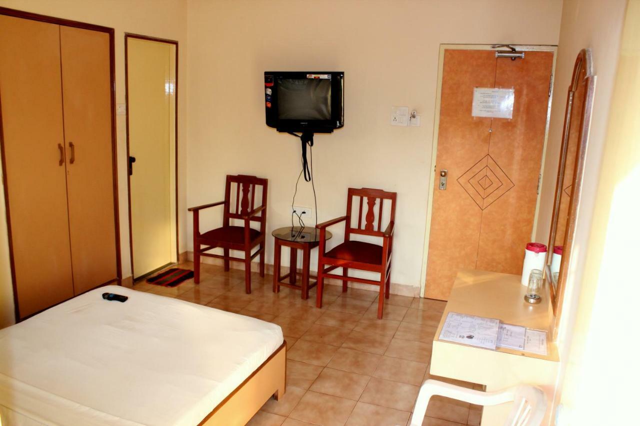 Amigo Plaza Hotel Colva Bagian luar foto