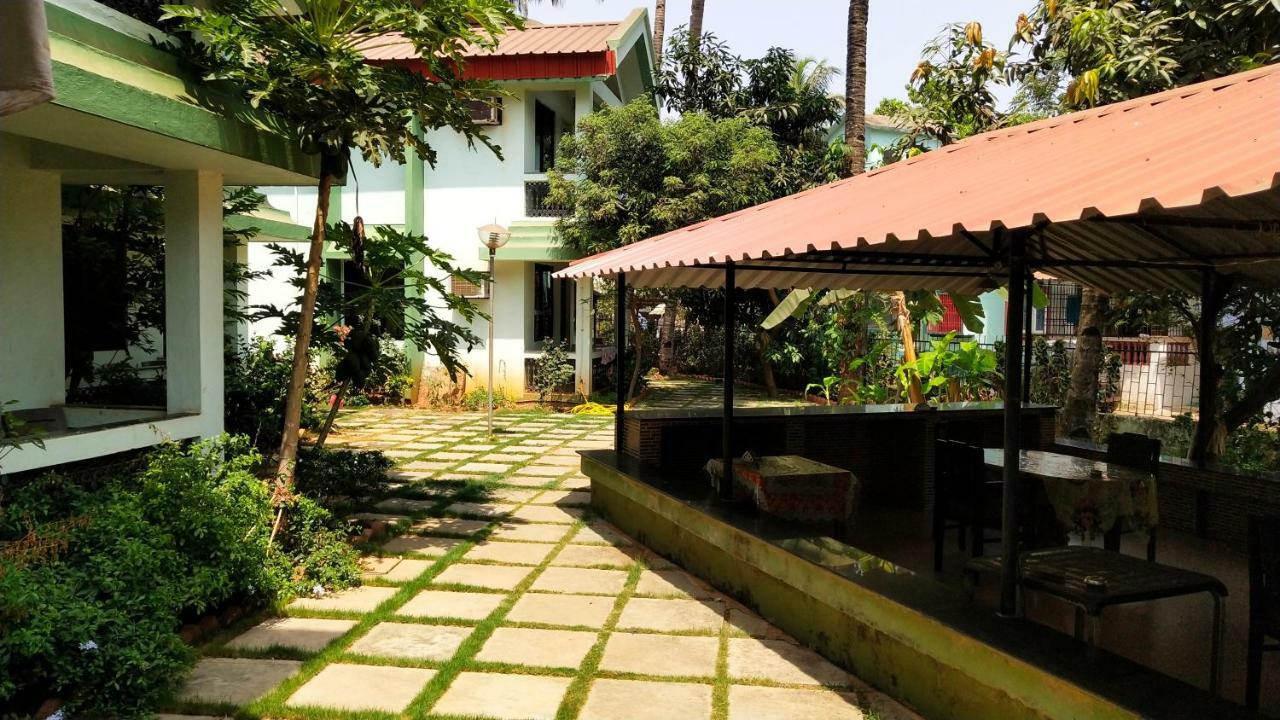 Amigo Plaza Hotel Colva Bagian luar foto
