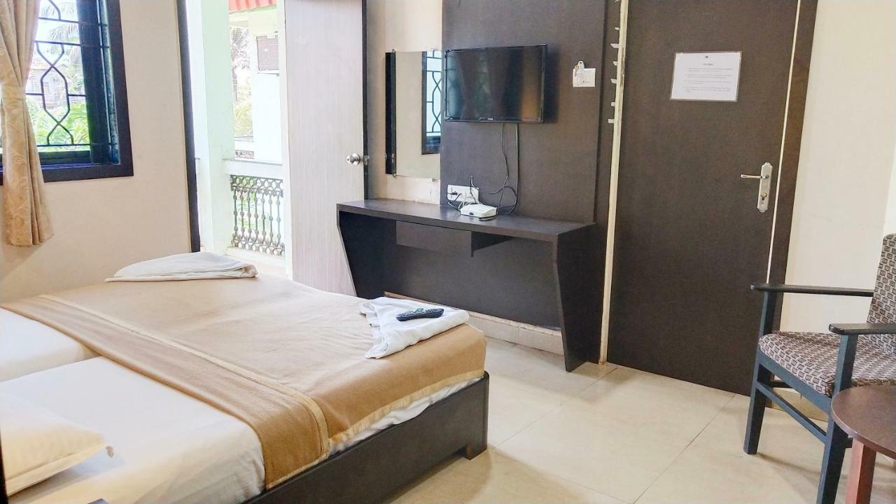 Amigo Plaza Hotel Colva Bagian luar foto